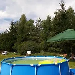 Dom Pod Sosnami